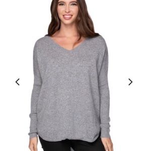 Subtle Luxury | cashmere v-neck